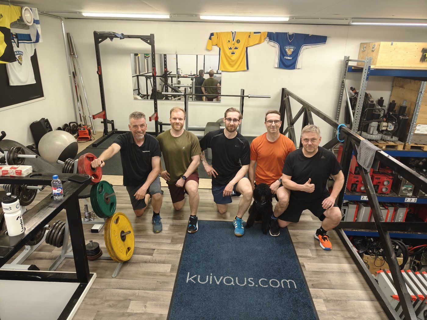 Uudenmaan Kuivauspalvelu Oy:n henkilöstö ryhmäharjoittelussa — Somatic Physique